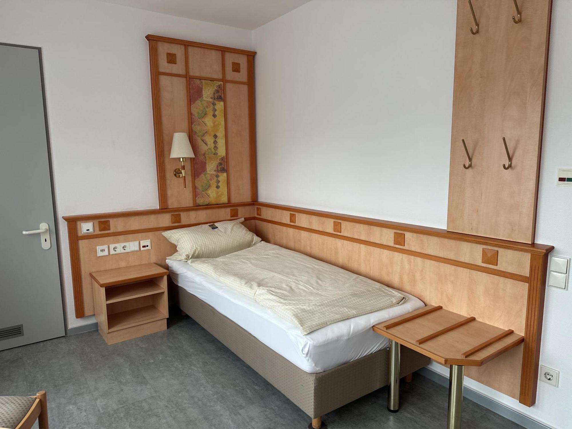 Hotel Wetterau - Self-Check-In Wölfersheim Exteriör bild