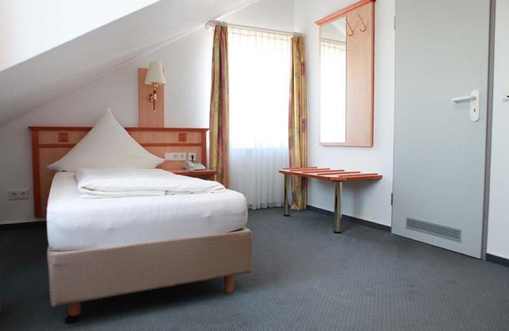 Hotel Wetterau - Self-Check-In Wölfersheim Exteriör bild