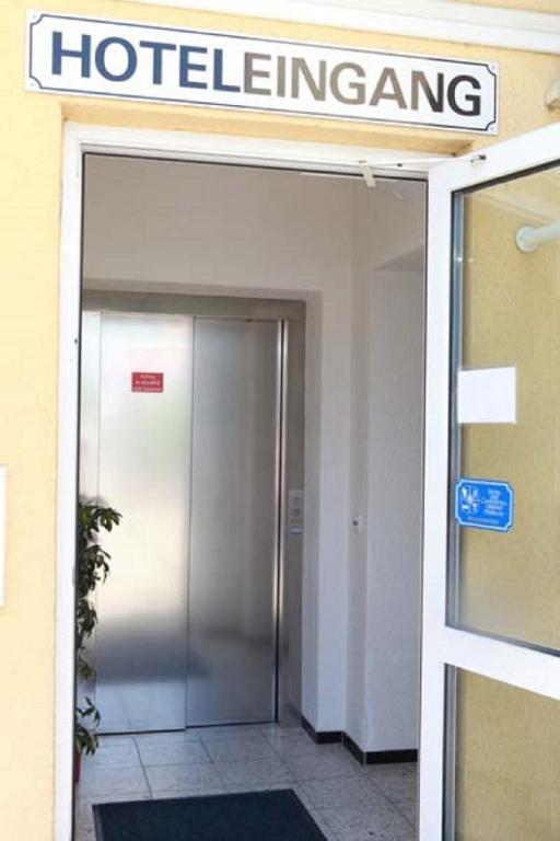 Hotel Wetterau - Self-Check-In Wölfersheim Exteriör bild