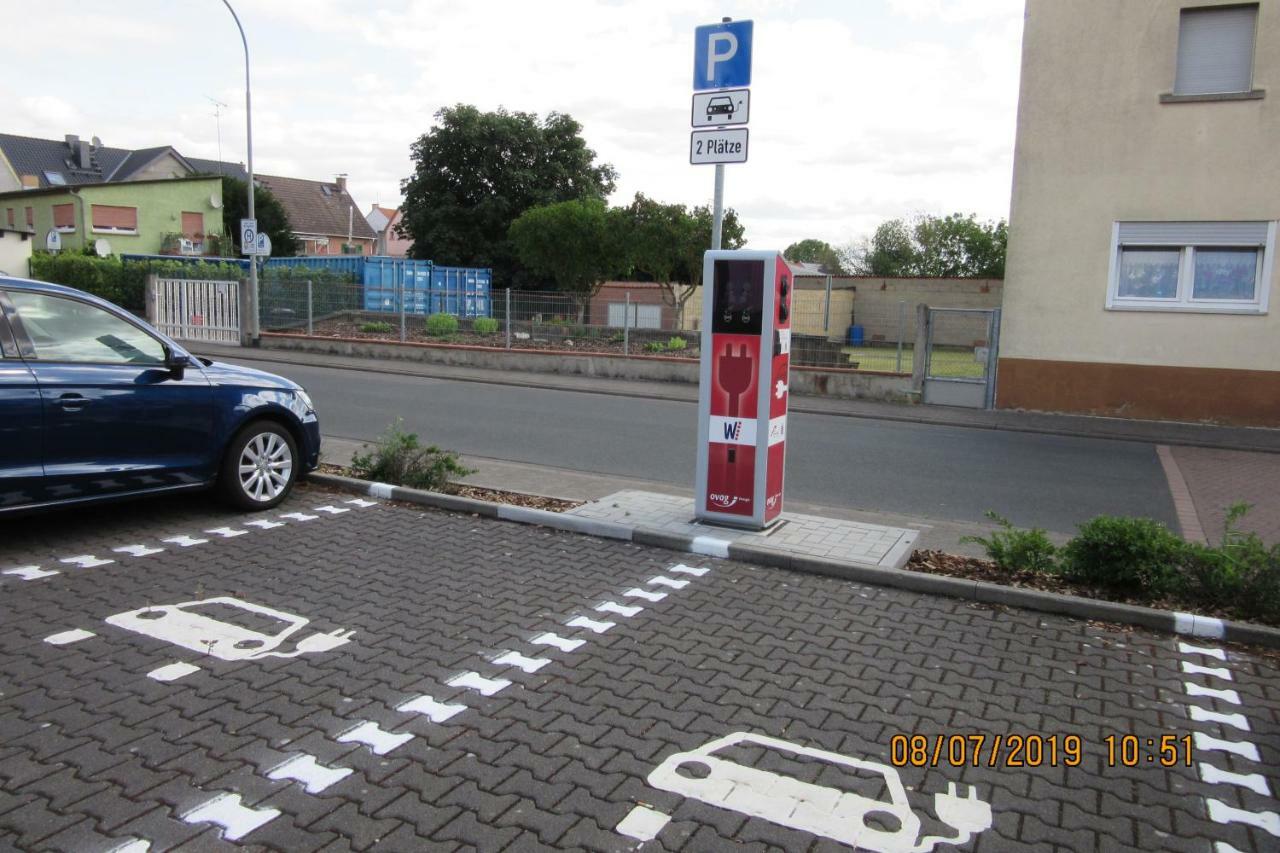 Hotel Wetterau - Self-Check-In Wölfersheim Exteriör bild
